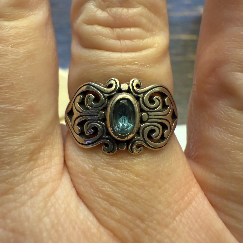 James Avery Scrolled Hearts Ring *Retired*